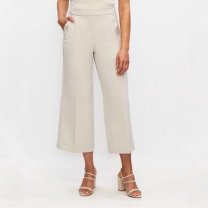 Cropped wide leg trousers in Creme
